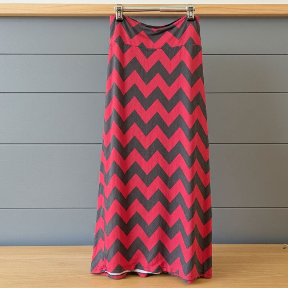 Rue21 Medium Chevron Maxi Skirt Women Pink Gray Knit Elastic Waist Casual